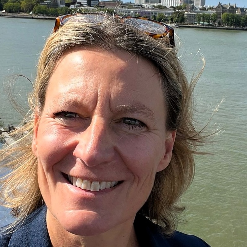 Portret van Antoinette Opstelten, strategisch adviseur bij Rechtbank Rotterdam